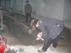 用赛诺背水一喷灵对地下车库地板漏水的处理